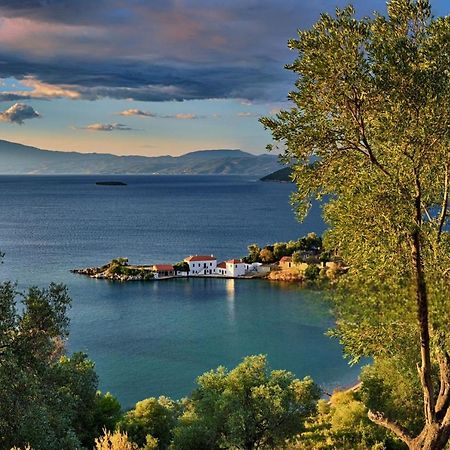 Villa Leonidas Greecefiloxenia เลโฟกาสโตร ภายนอก รูปภาพ