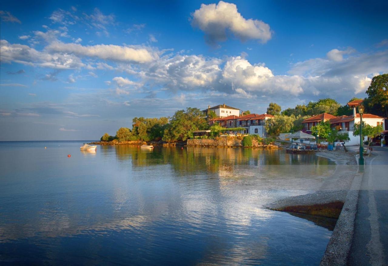 Villa Leonidas Greecefiloxenia เลโฟกาสโตร ภายนอก รูปภาพ