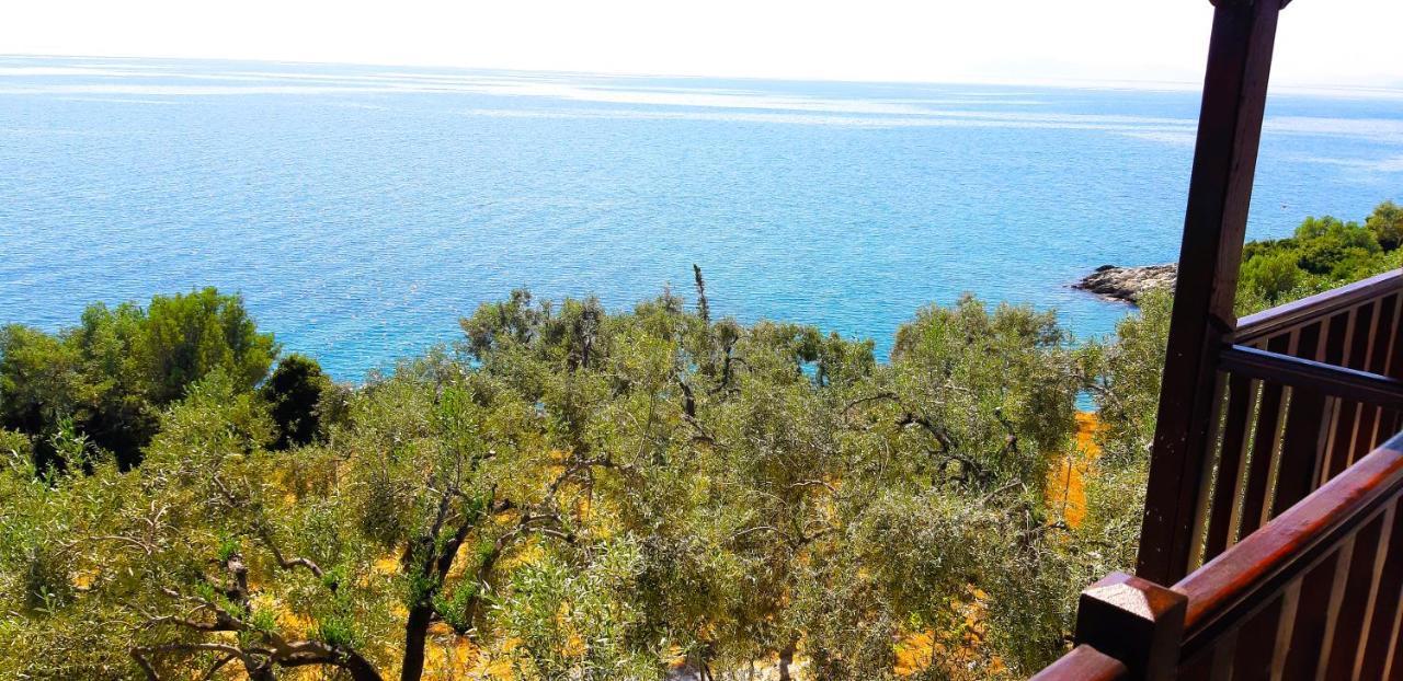 Villa Leonidas Greecefiloxenia เลโฟกาสโตร ภายนอก รูปภาพ